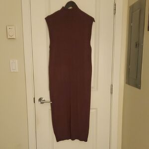 Elegant Sleeveless Burgundy Dress